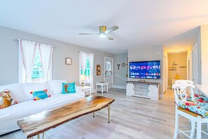 Smart TV, fireplace