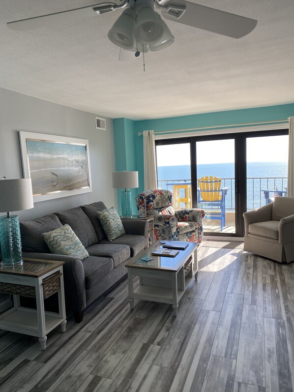 تلفزيون ذكي، مشغل دي في دي، مكتبة فيديو