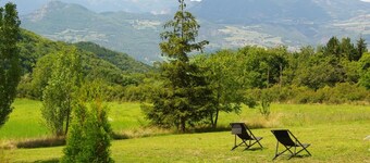 A sunny haven of peace with seasonal swimming pool