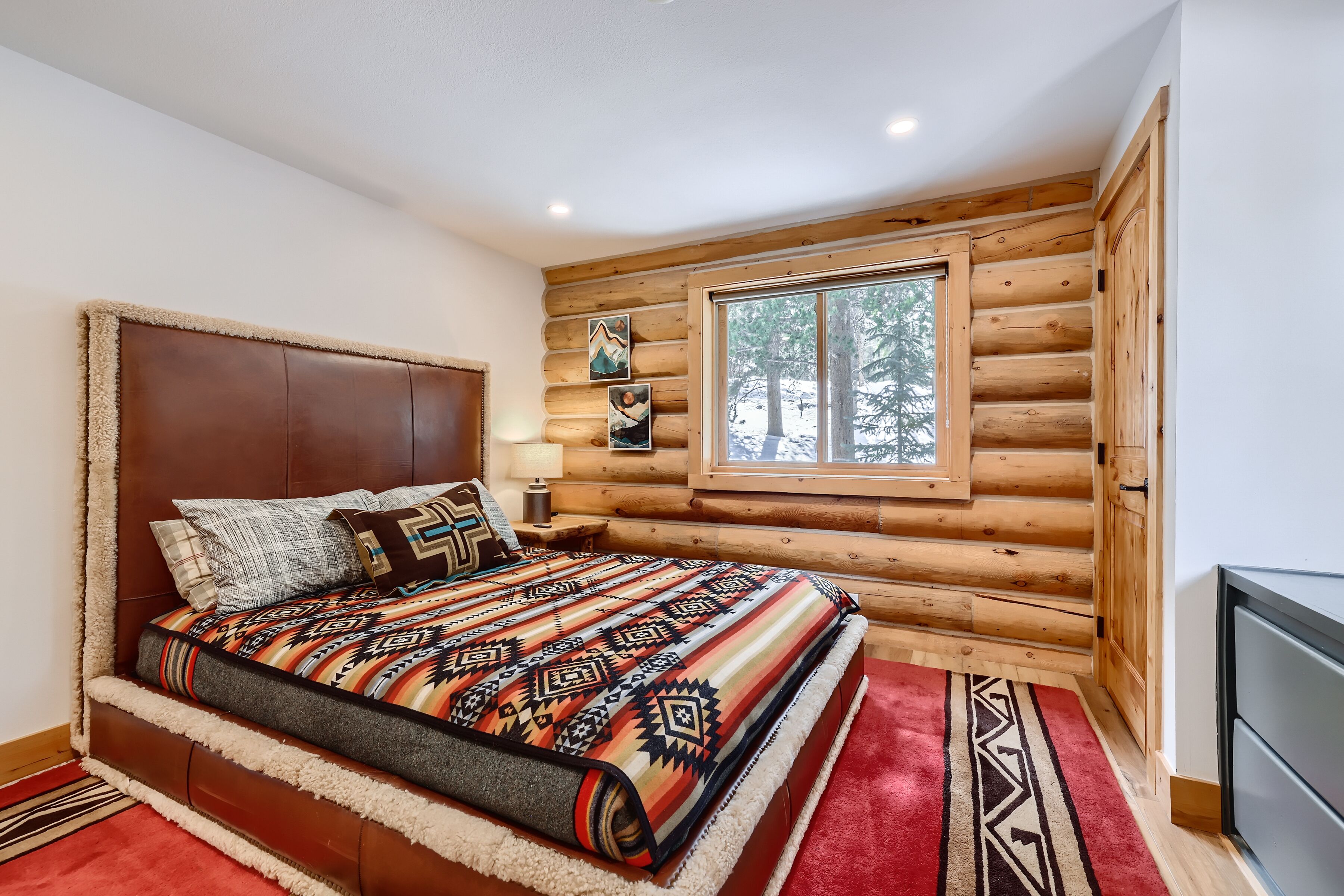 6 habitaciones, ropa de cama de alta calidad y escritorio 
