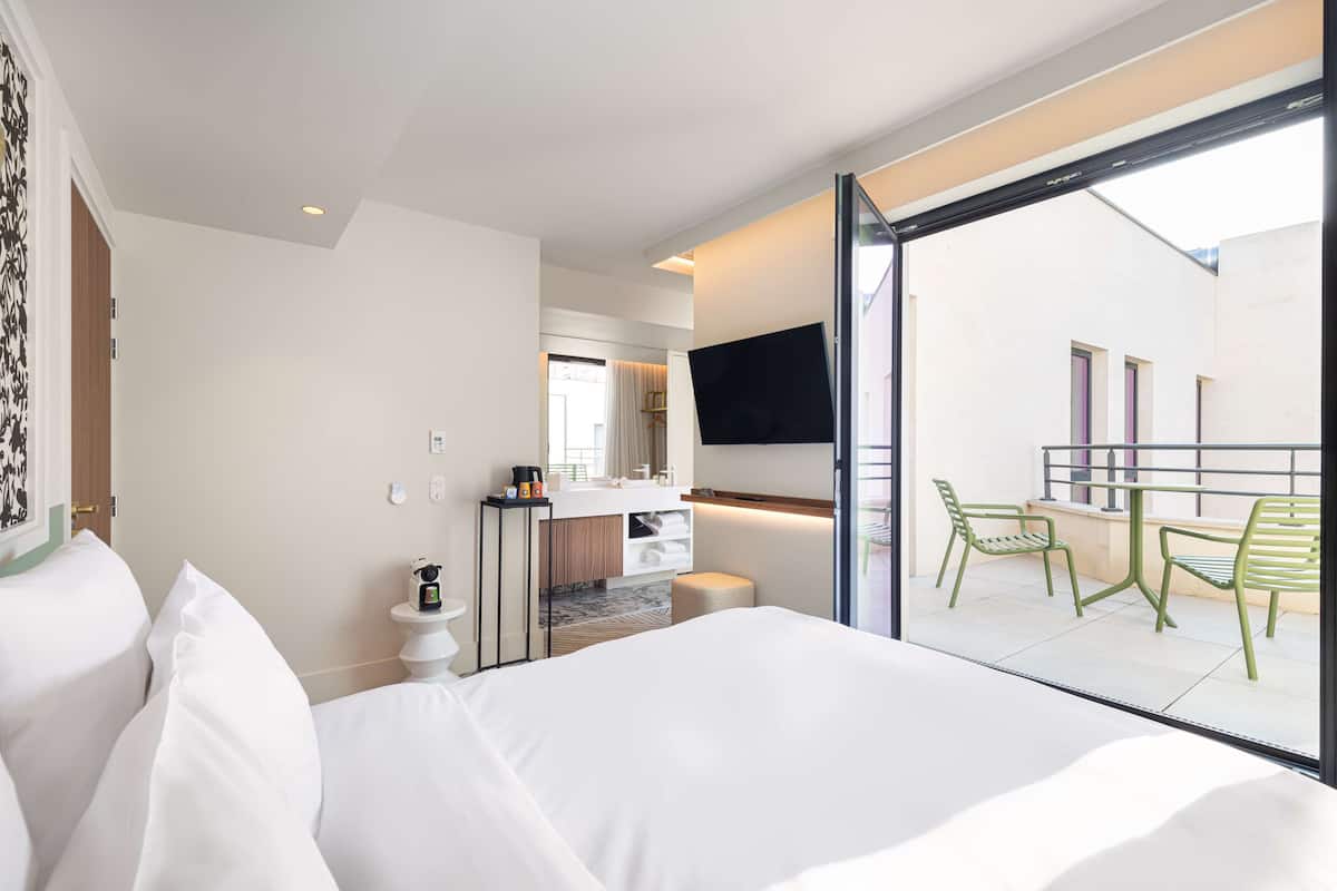 Superior Room, Terrace | In-room safe, individually furnished, desk, laptop workspace