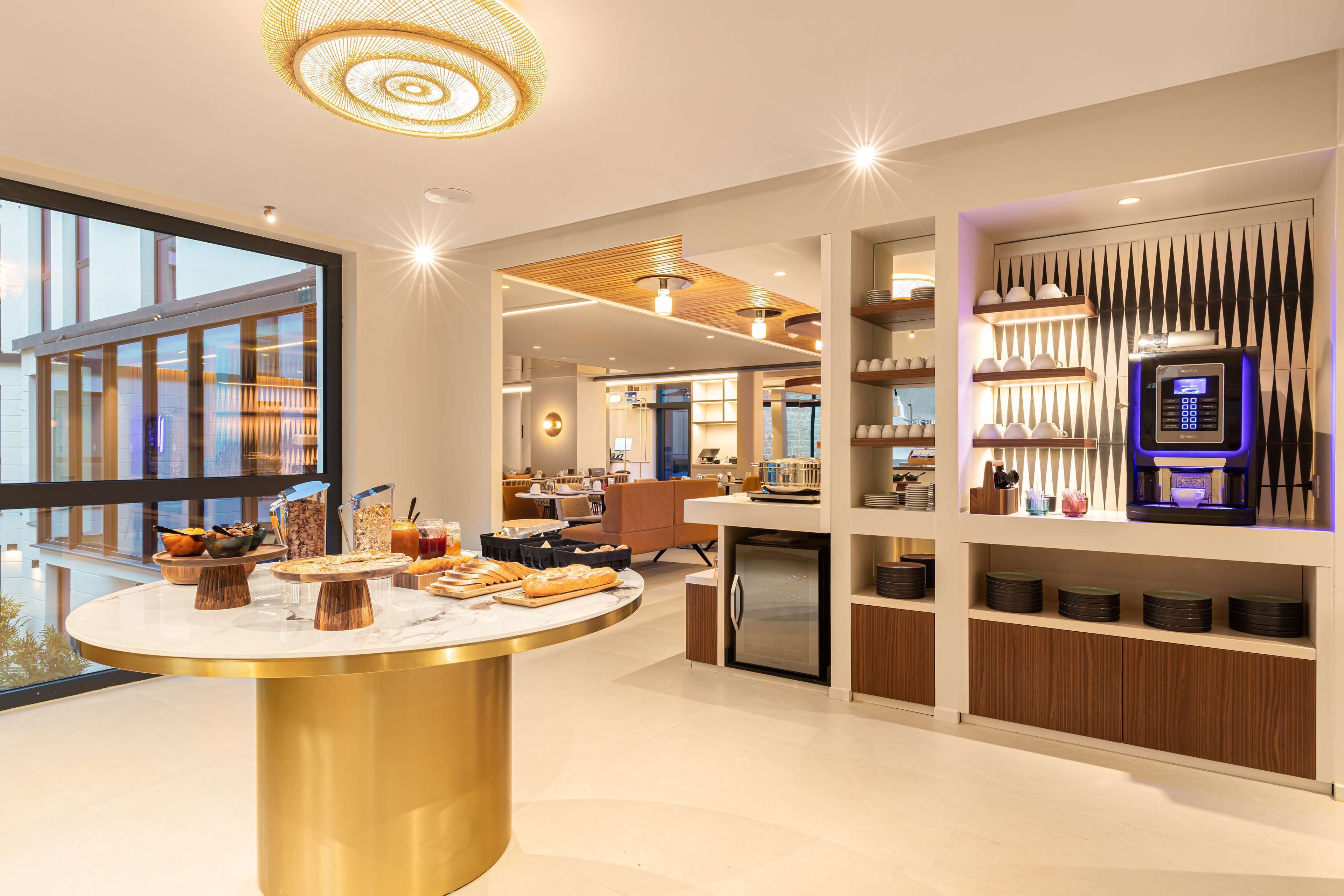 매일 뷔페 아침 식사(1인당 EUR 22)