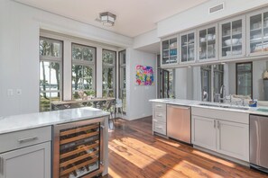 Wasserkocher mit Kaffee-/Teezubehör