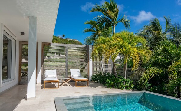 Een verwarmd zwembad