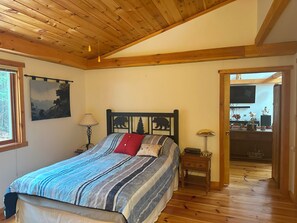 4 chambres, bureau, fer et planche à repasser, accès au Wi-Fi (inclus)