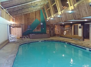 Piscine couverte, piscine extérieure