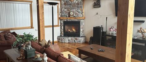 Smart TV, fireplace, DVD player, table football