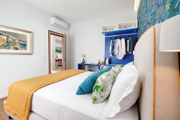 1 bedroom, in-room safe, desk, travel crib