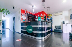 Quầy tiếp tân
