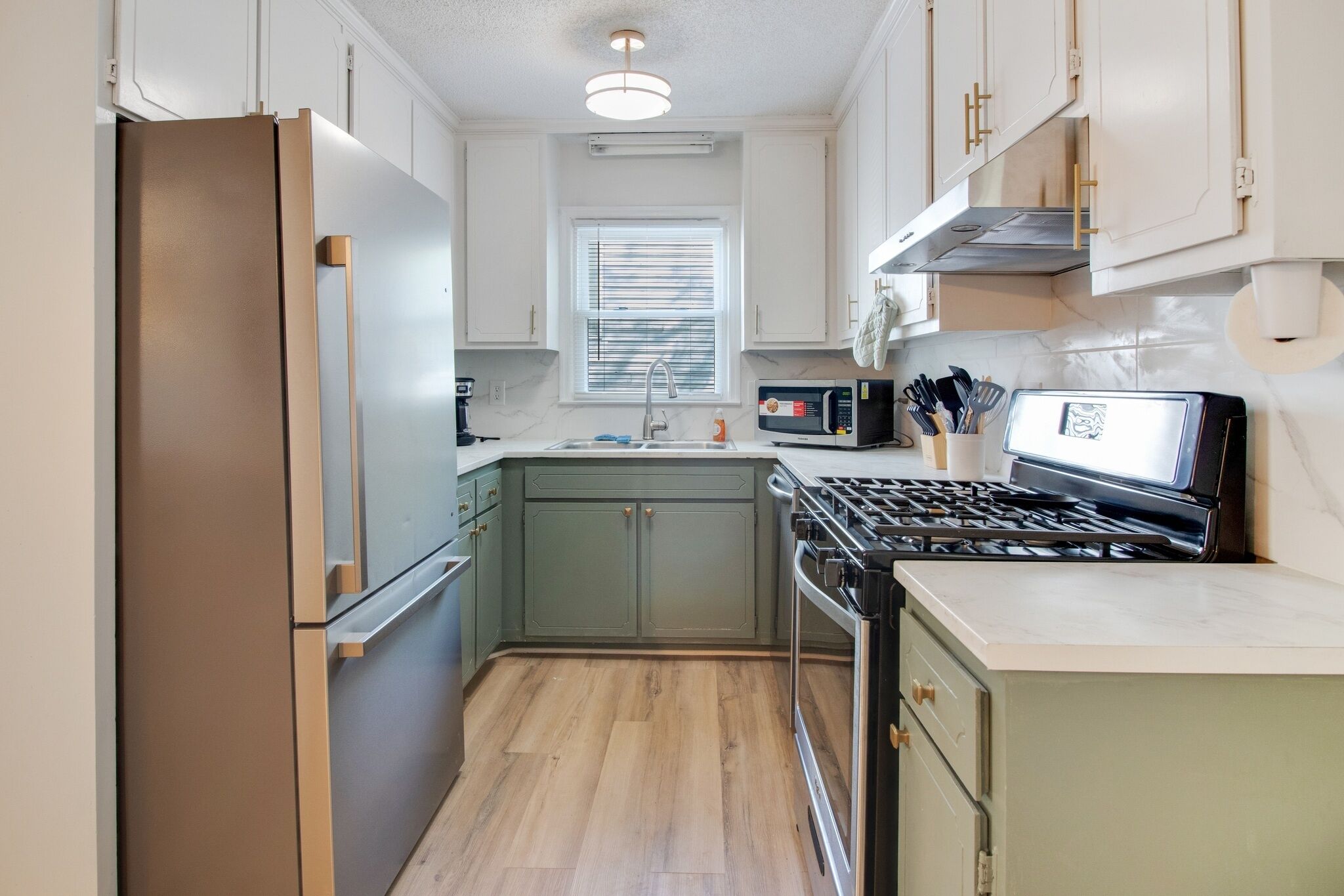 Plan Your Vacay in this Modern Two Bedroom Townhouse in the Biggest Little City in GA by RedAwning