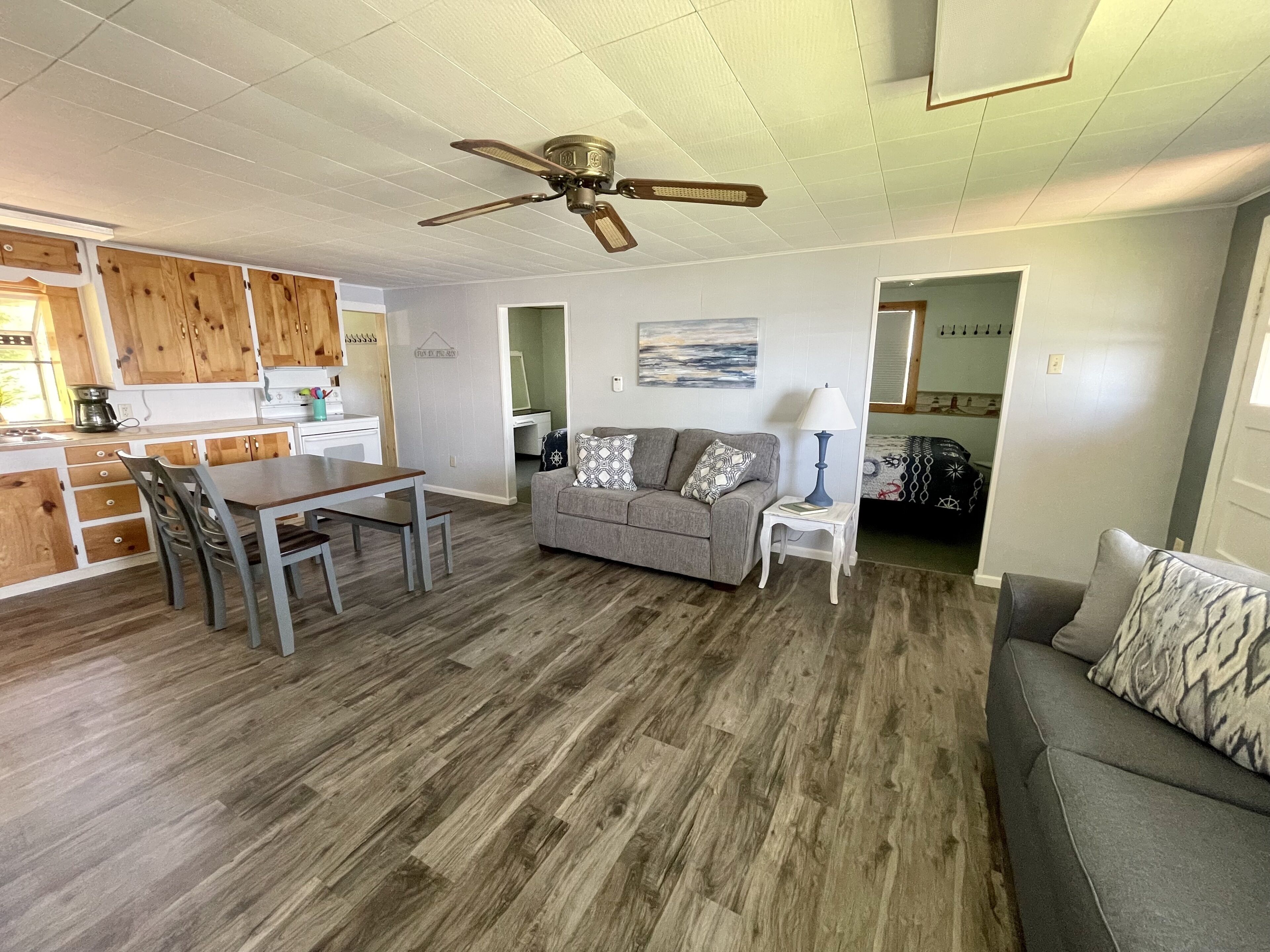 Cozy Lakehouse right on Indian Lake - 10 minutes from Manistique