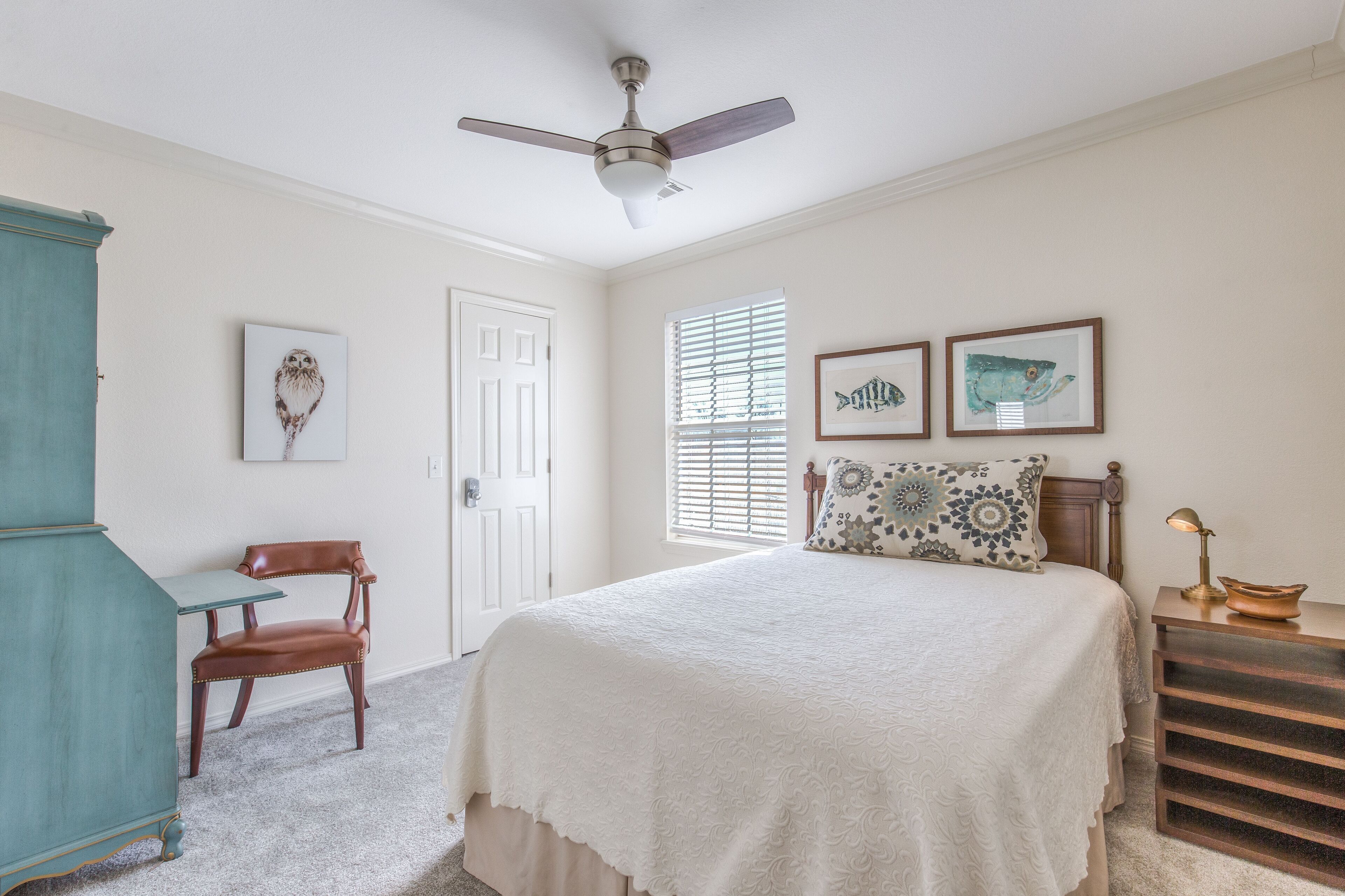 Bright, clean and comfortable. Family Friendly 3-bedrooms 2-full bathrooms