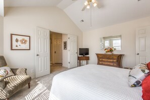 3 bedrooms, desk, iron/ironing board, travel cot