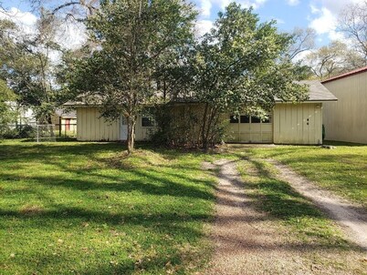 Book now for Renaissance! Guesthouse on private property near Lake Conroe