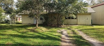 No Frills guesthouse on private property near Lake Conroe