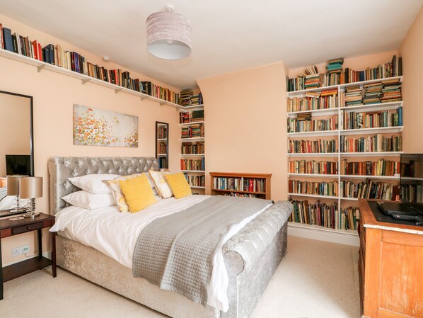 Cottage | 3 bedrooms, individually decorated, individually furnished, free WiFi