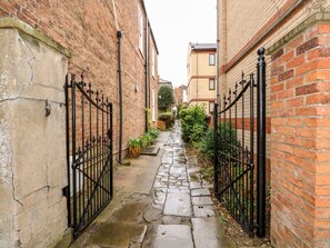 Cottage | Interior - Magdalene House (Louth)
