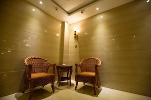 Interior - Longhuyuan Hostel (Yanshan)
