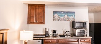 Alaska Frontier Inn