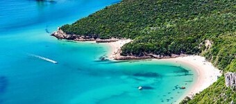 Sesimbra/80 meters beach/Small price/4 vacationers/dog accepted.