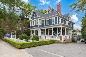 Front of property - Tree House (Birmingham)