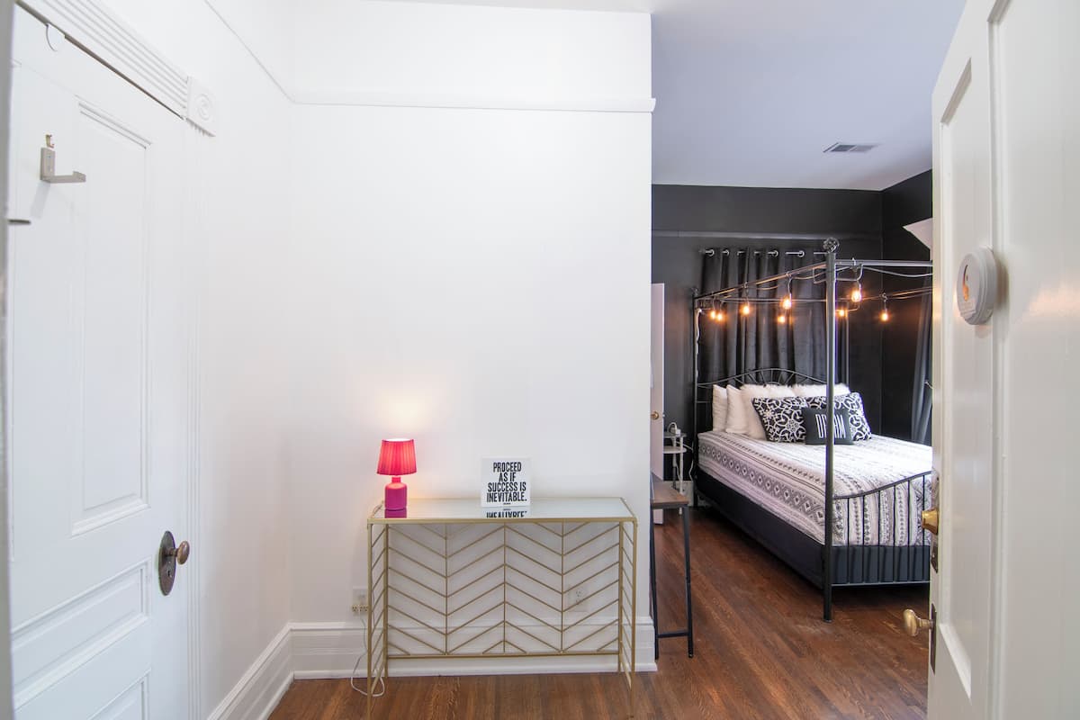 Comfort Double Room | 1 bedroom, individually decorated, individually furnished, desk