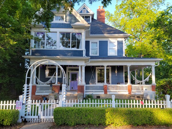 Fachada de la propiedad