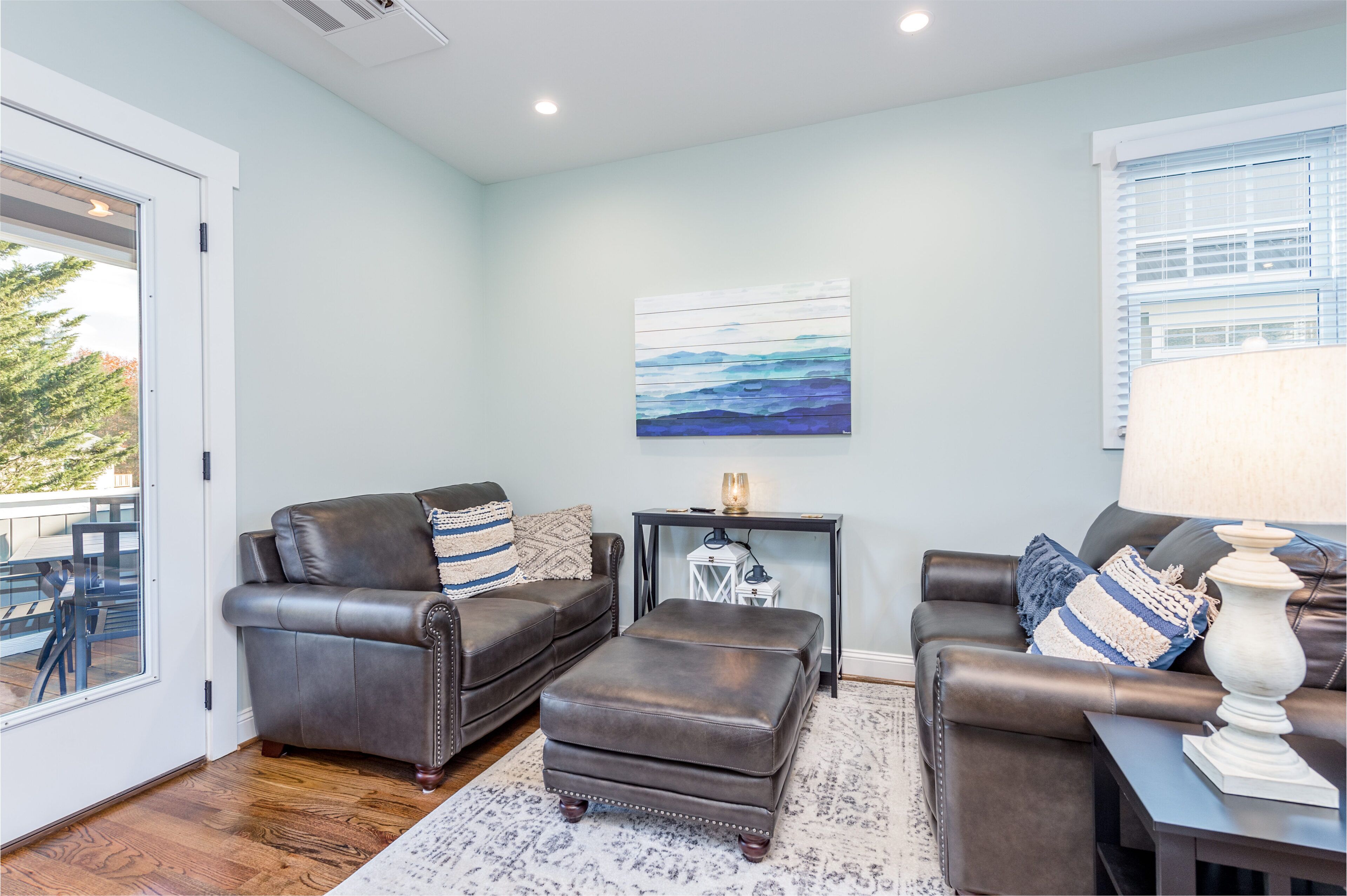 Guesthouse, downtown Weaverville 2 blocks from Main St.