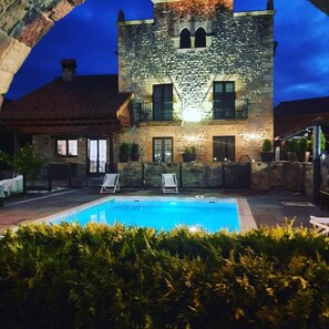 Front of property - Posada la leyenda (Santillana del Mar)