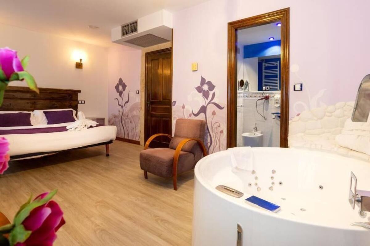 Deluxe Double Room (Jacuzzi)