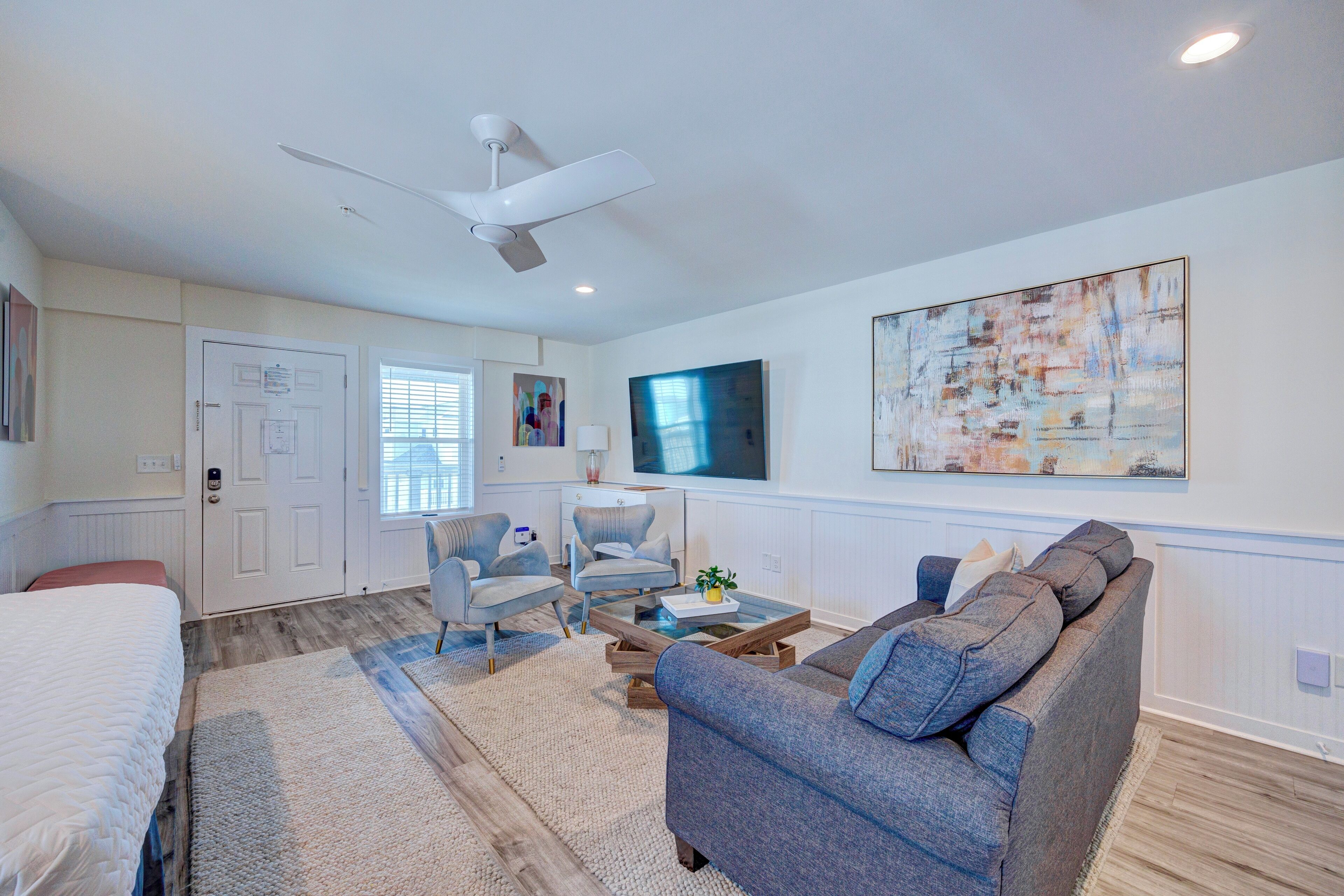 Smart TV, table tennis