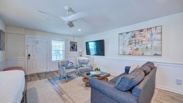 Smart TV, table tennis