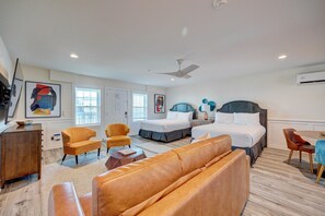 Interior - Saltwater Suites, 202 Queen 2nd Floor (Surf City)