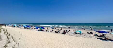 Una playa cerca