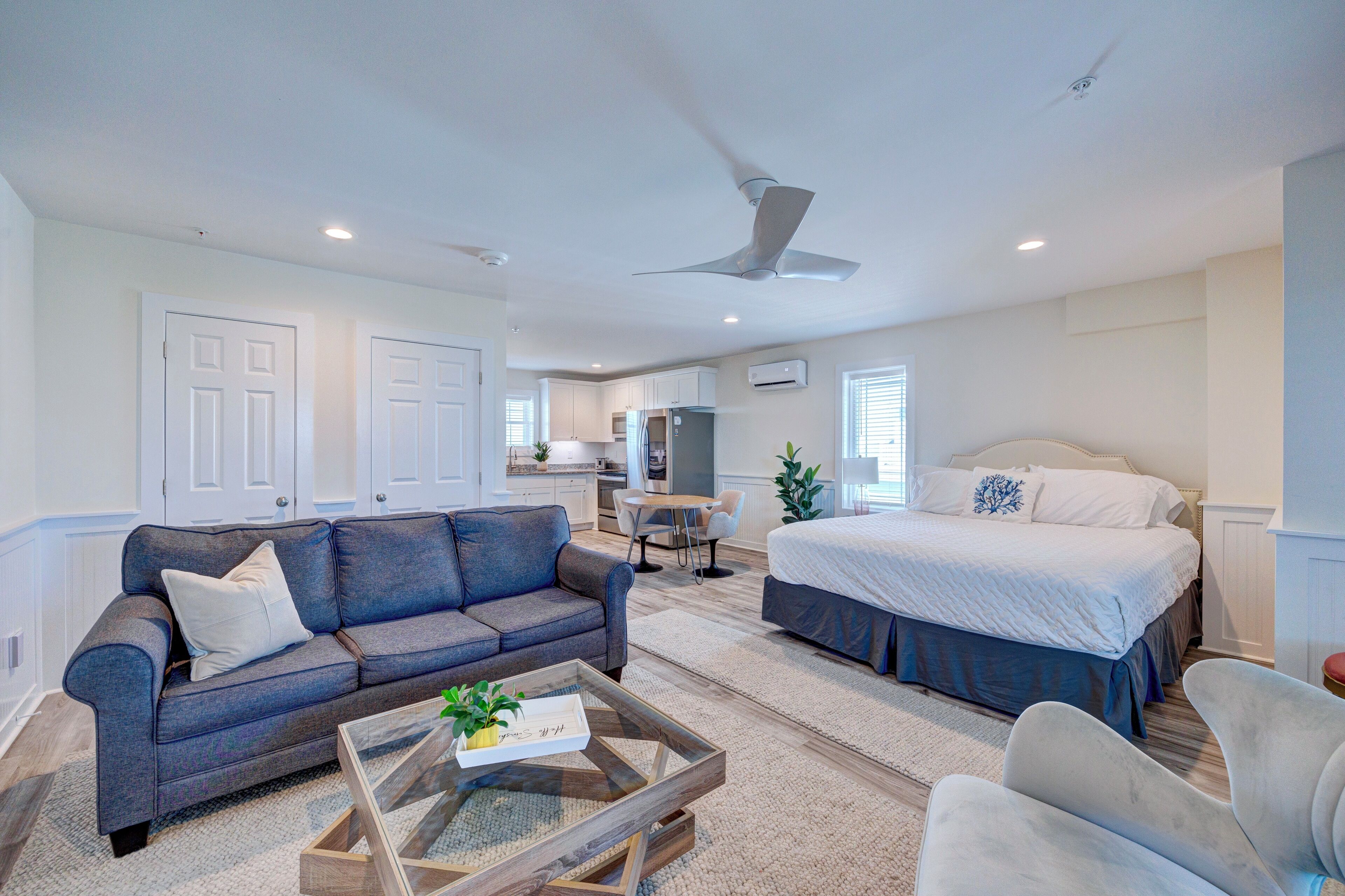 Smart TV, table tennis