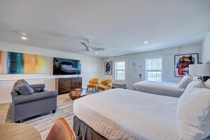 1 bedroom, iron/ironing board, free WiFi, bed sheets - Saltwater Suites, 306 Queen 3rd Floor (Surf City)
