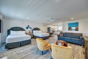 Smart TV, ping pong - Saltwater Suites, 306 Queen 3rd Floor (Surf City)