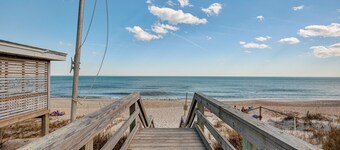 Saltwater Suites, 105 Queen Pet Friendly 1st Floor