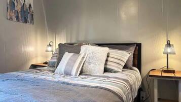 2 室のベッドルーム、WiFi (無料)、ベッドシーツ