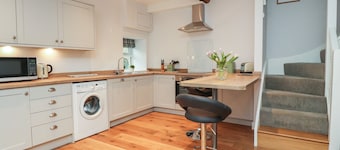 3 Hull House Cottage