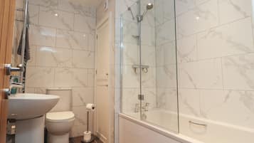 Cottage | Bathroom | Shower