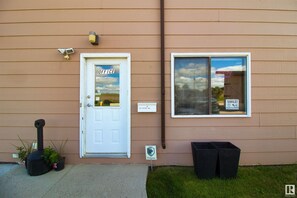 Reception - Kings Court Motel (Cold Lake)