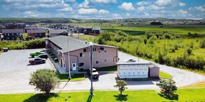 المنشأة من الخارج