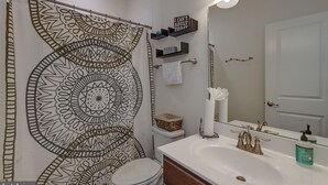 Unclassified image, 5 of 12, button - 2 BATH 2 BED + Office & Private Sauna Near Quantico, Fort Belvoir & DC (Woodbridge)