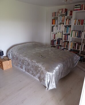 3 bedrooms, Internet