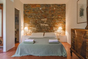 7 Schlafzimmer, Bügeleisen/Bügelbrett, Reisekinderbett, kostenloses WLAN