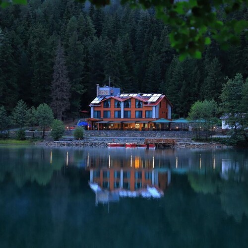 Savsat Karagol Hotel