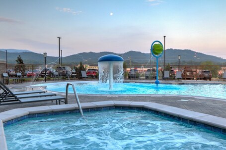 Residence Inn by Marriott Pigeon Forge - Image 2