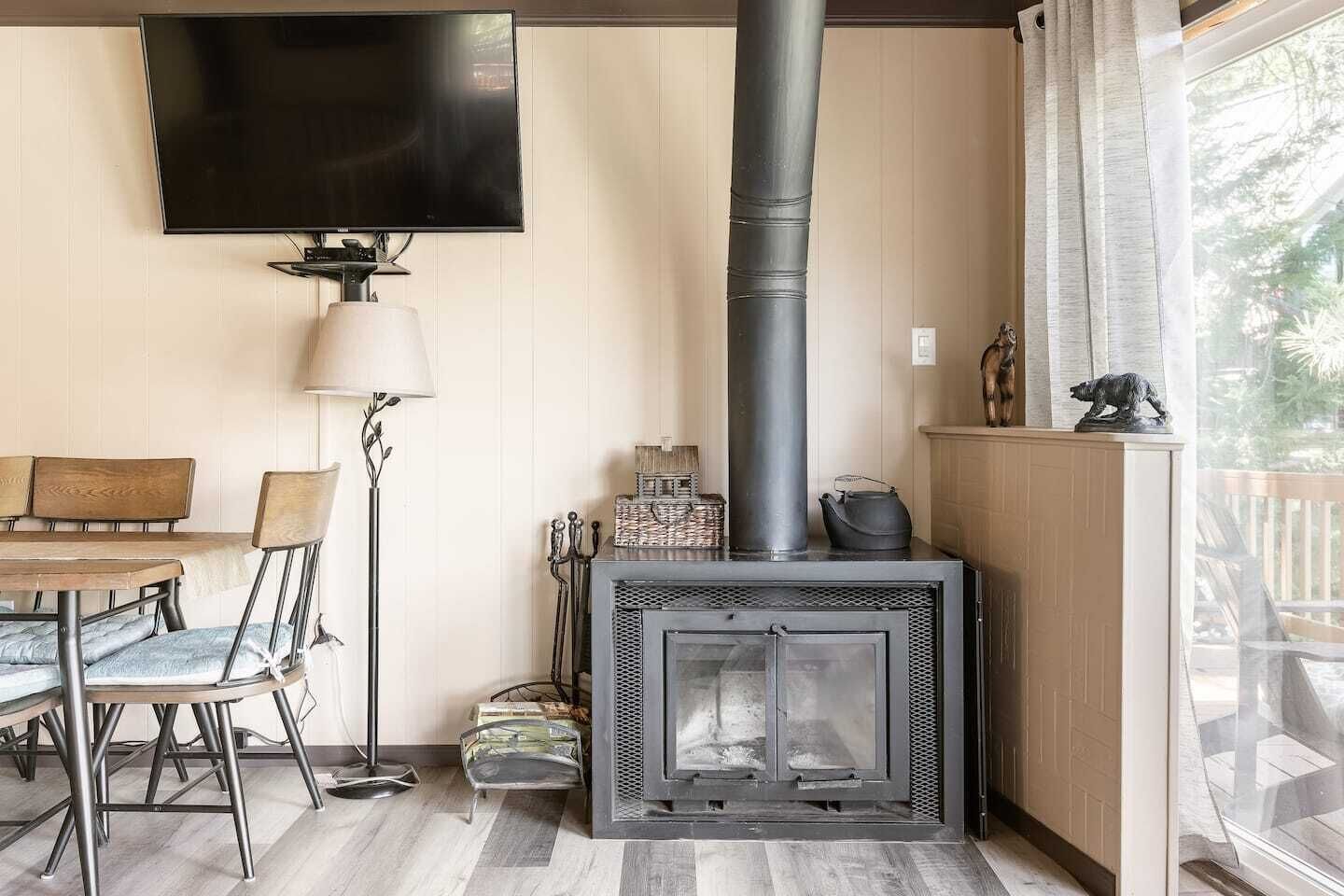 Views!! Walk to The Village, Marina, Lake, & Trails!