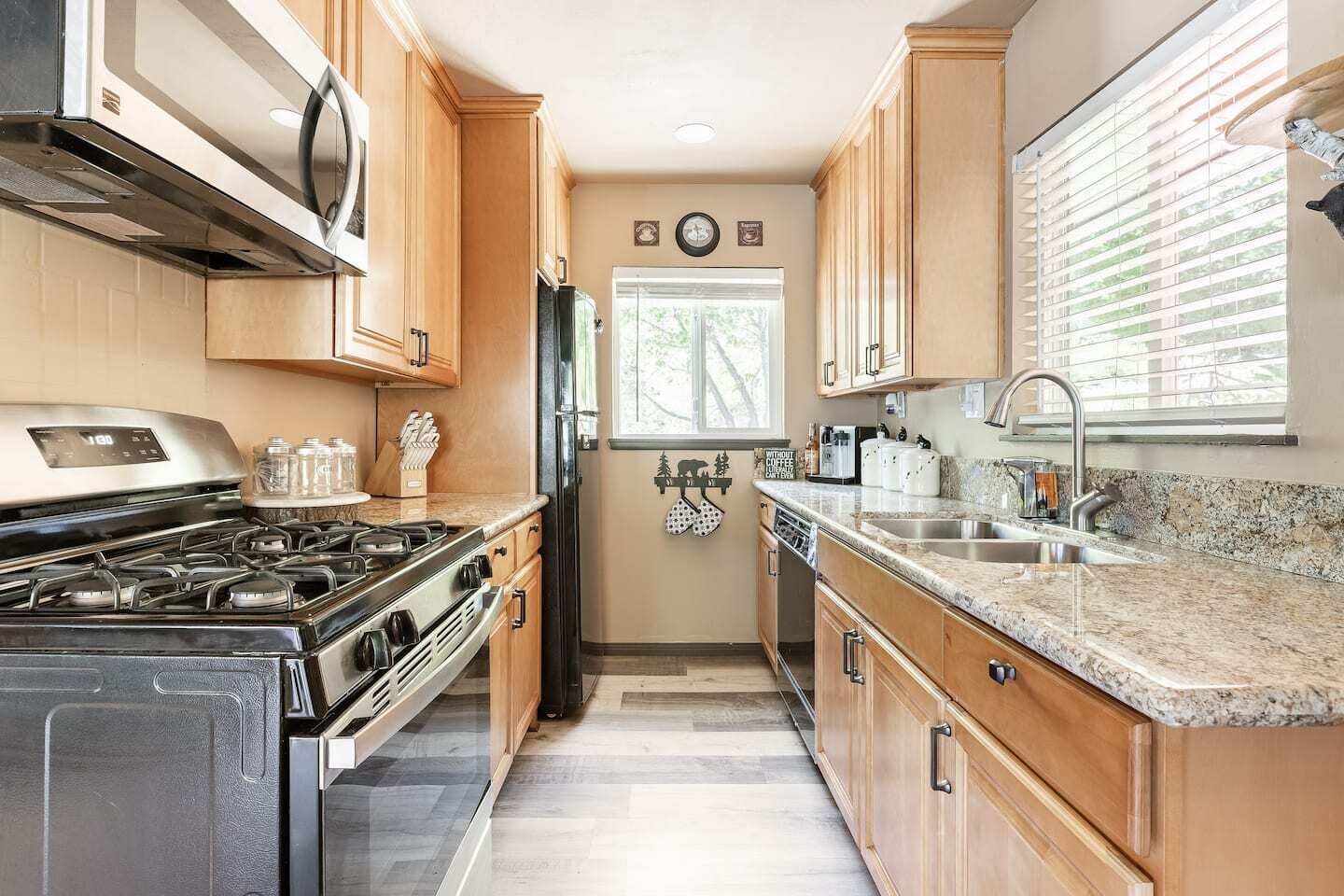 Views!! Walk to The Village, Marina, Lake, & Trails!